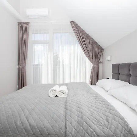Hotel Cohost I 2bd With Private Terrace 4*
