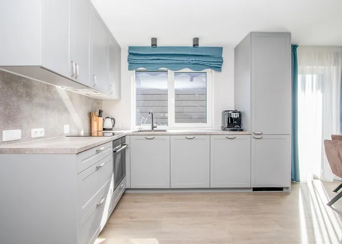 Cohost I 2bd With Private Terrace